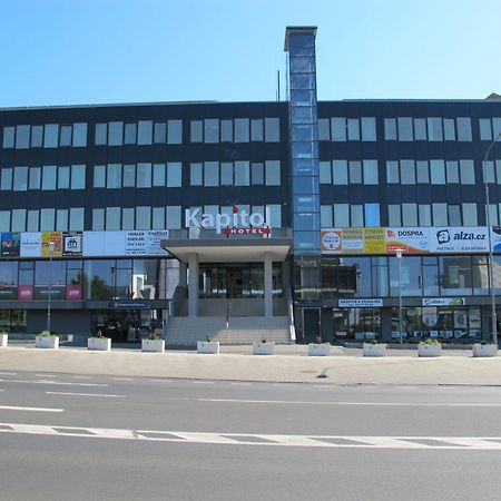 Hotel Kapitol 모스트 외부 사진
