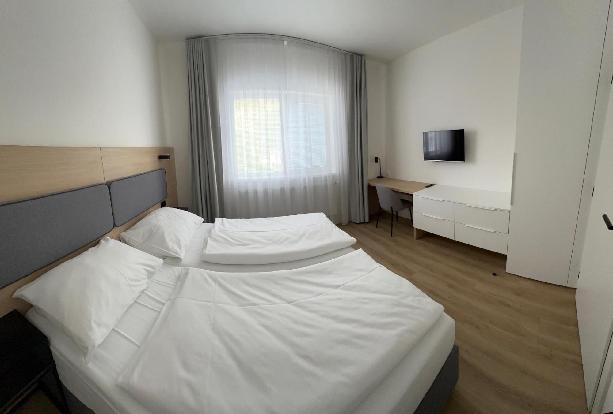 Hotel Kapitol 모스트 외부 사진