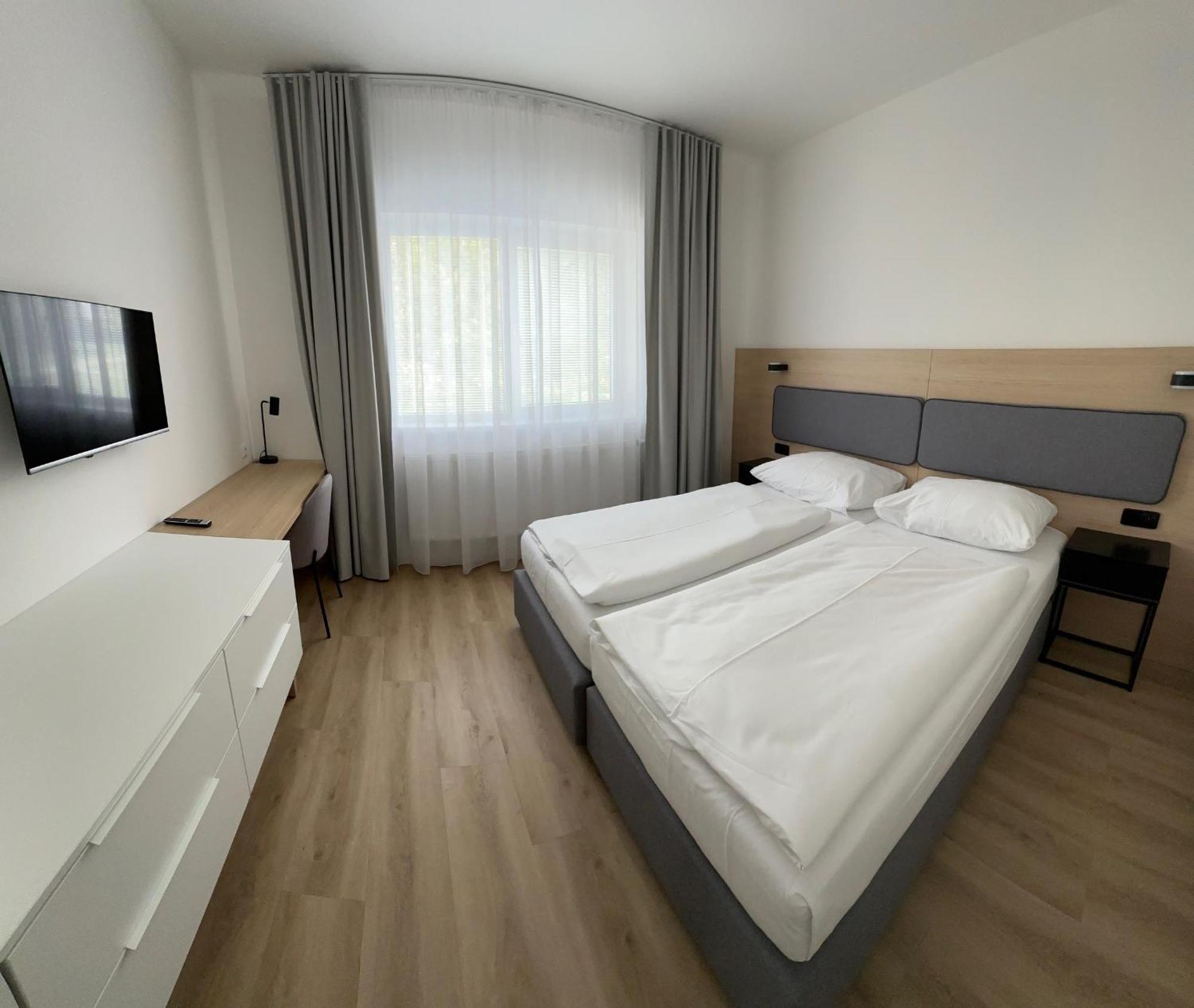 Hotel Kapitol 모스트 외부 사진