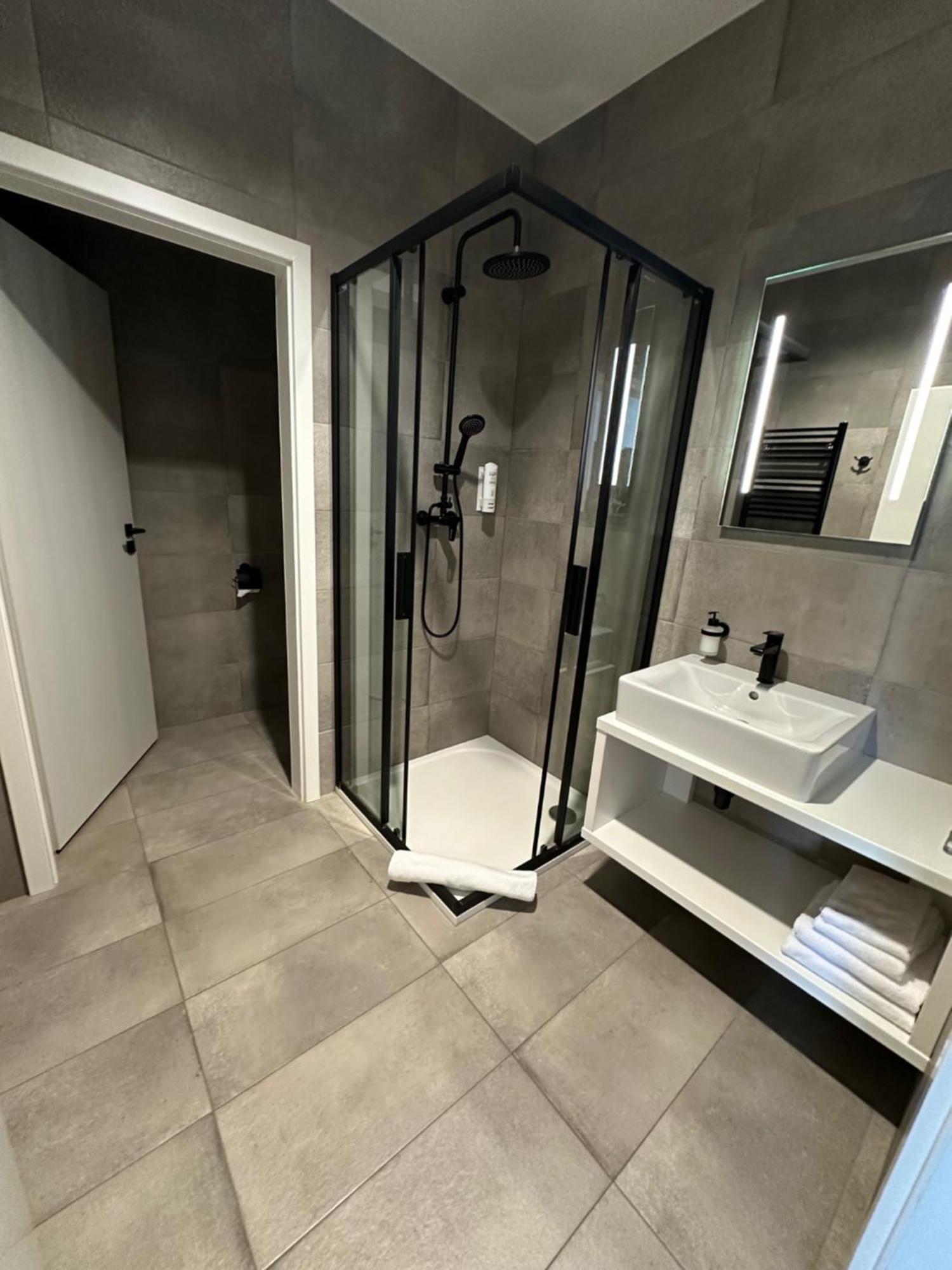 Hotel Kapitol 모스트 외부 사진