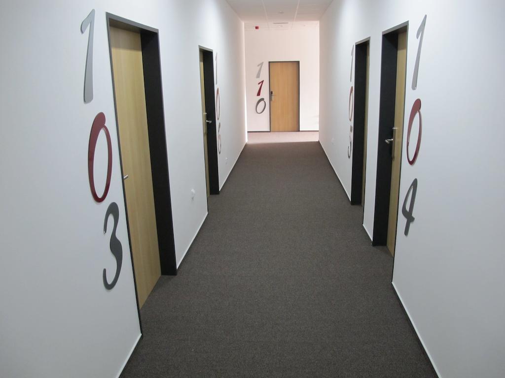 Hotel Kapitol 모스트 외부 사진
